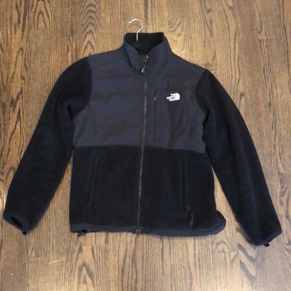 The North Face Women’s fleece sweatshirt Denali